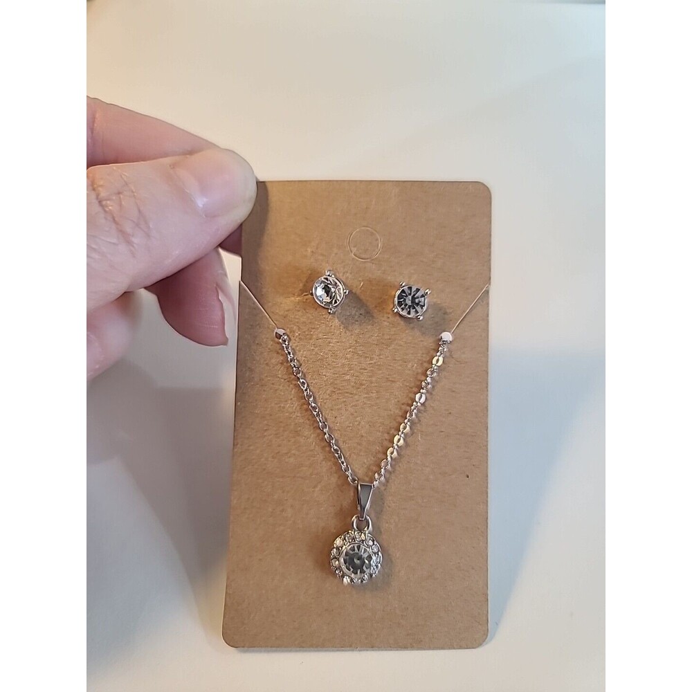 NOS Vintage 16"-19" Glass Stone Stud Earrings & Necklace Set Silver Tone